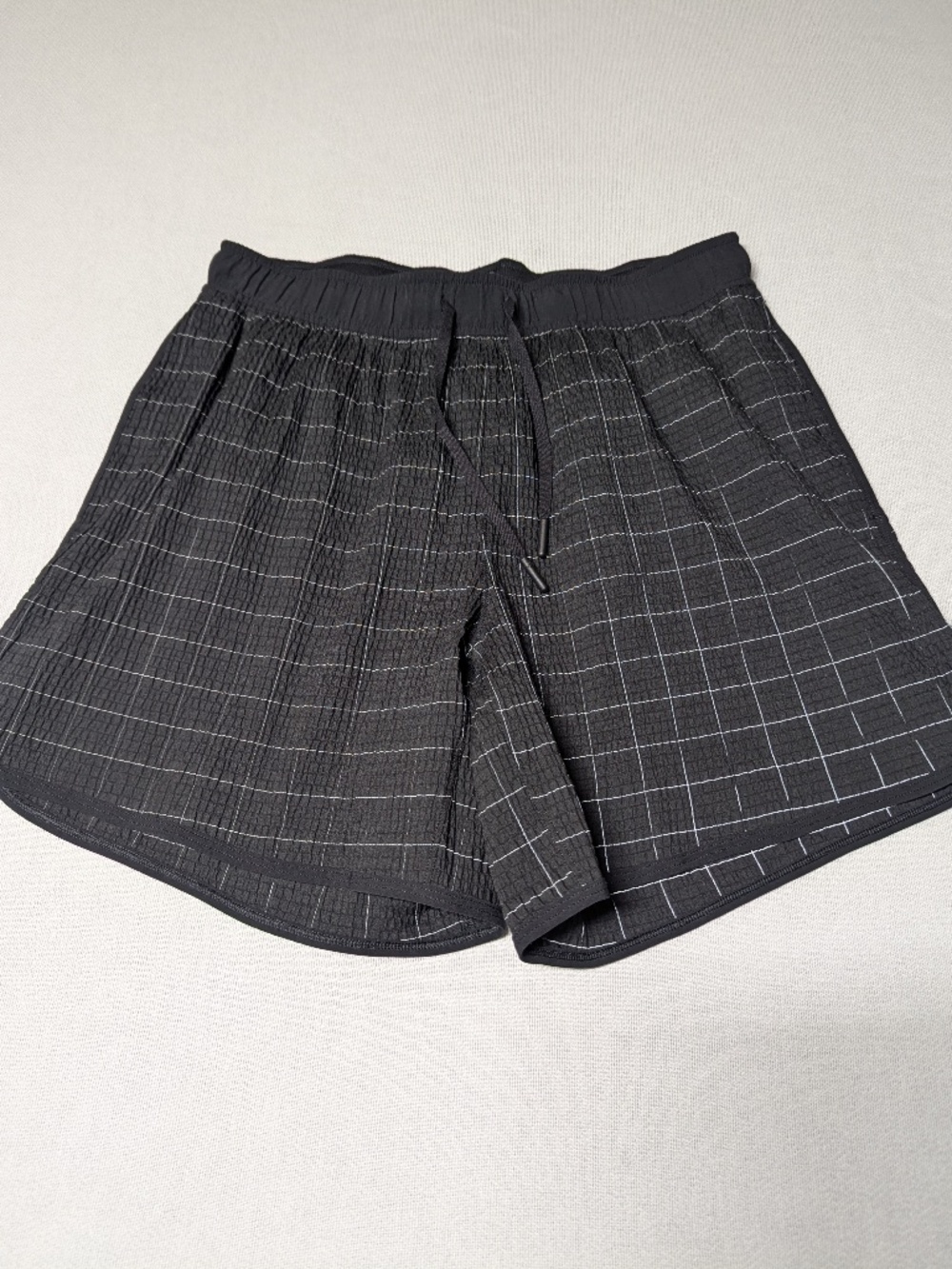 Lululemon Men's Mile Maker Reflective 6" Linerless Short - Size Small